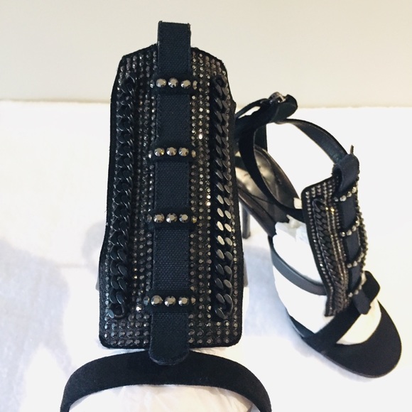 Giuseppe Zanotti Embellished Black Sandals.